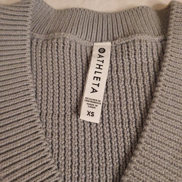 NWT Athleta grey Teton v-neck sweater, Size XS - Picture 3 of 9